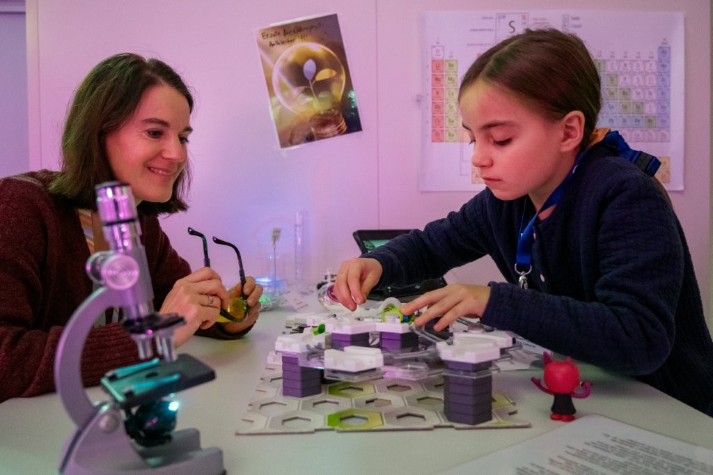 20251017_Escape_from_Carbonia_AE-103