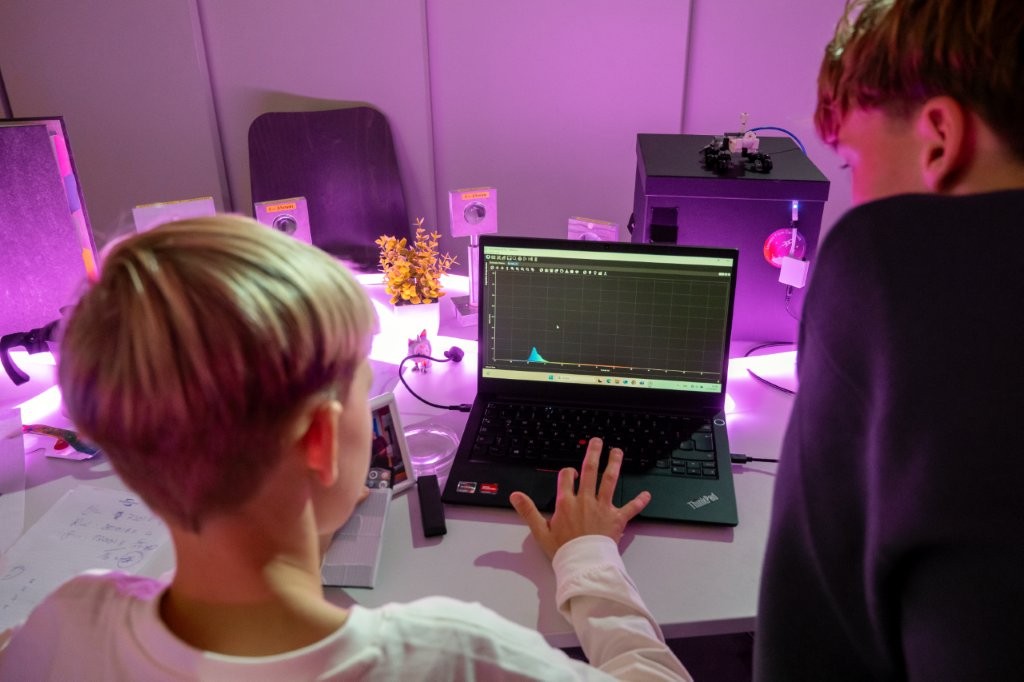 20251017_Escape_from_Carbonia_AE-210