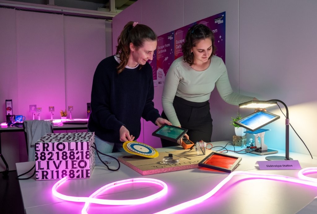 20251017_Escape_from_Carbonia_AE-388