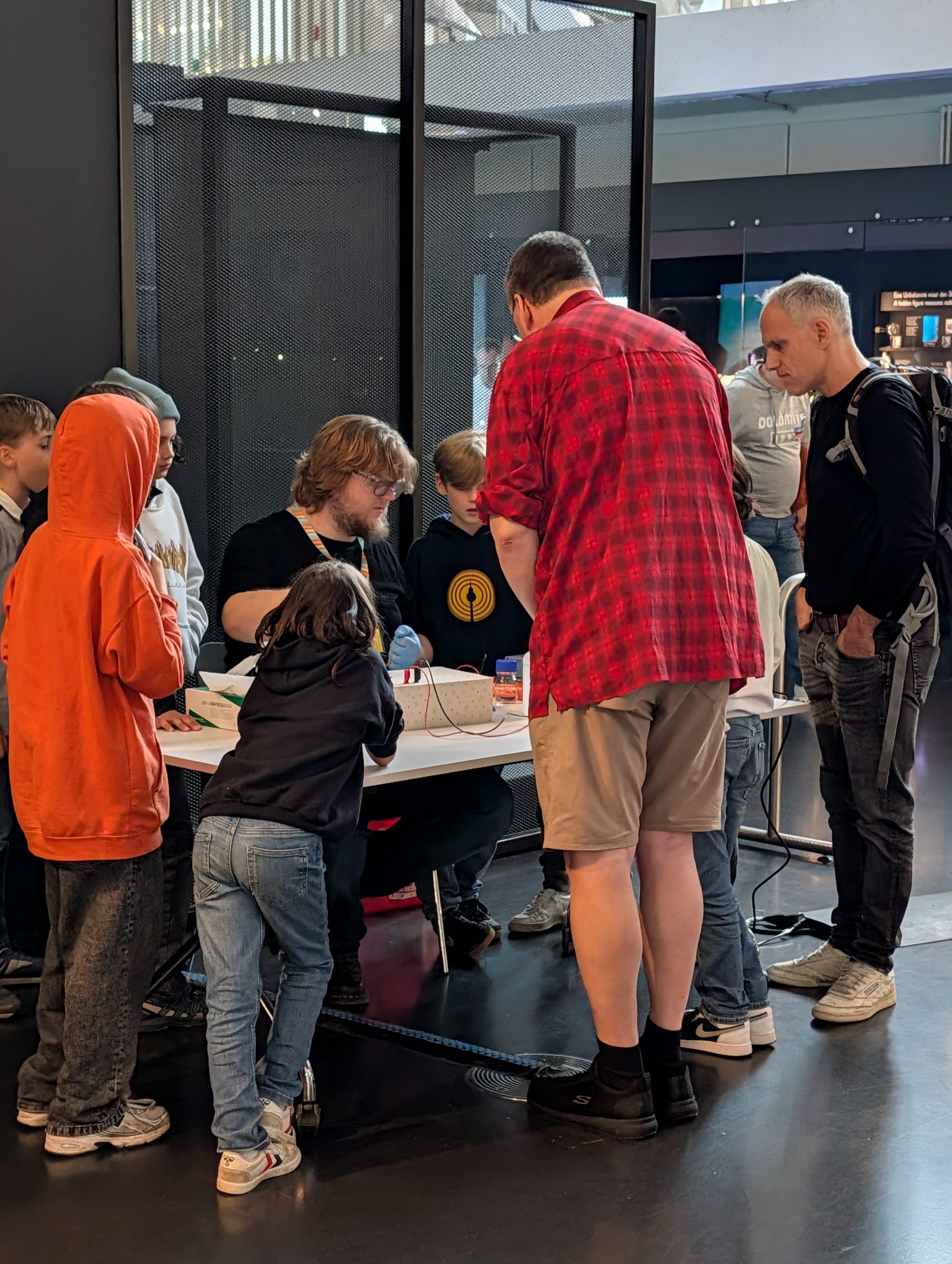 PXL_20251010_132233267.MP (1)